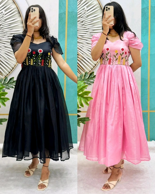 Launching Our Latest Beautiful Stylist Gown with Handowk – Where Elegance Meets Comfort
- Black, XL