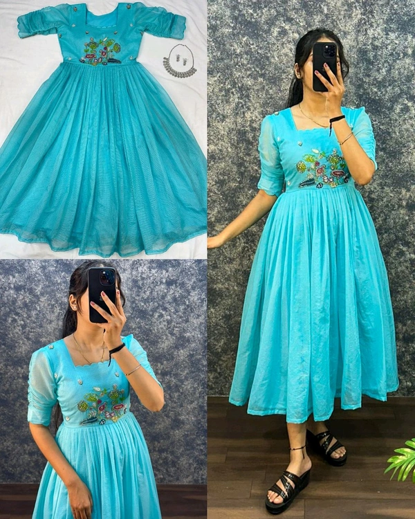 Launching Our Latest Beautiful Stylist Gown with Handowk – Where Elegance Meets Comfort
- Sky Blue, L
