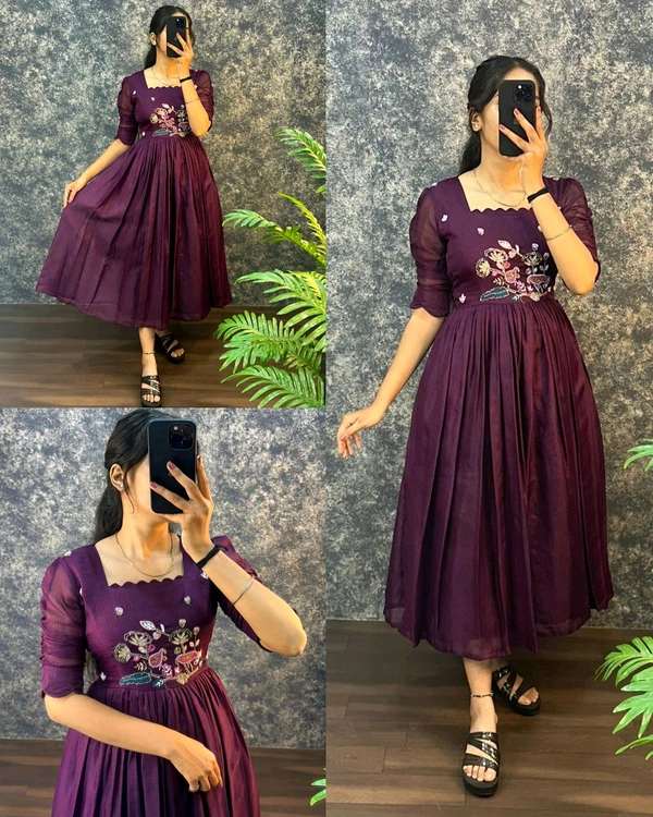 Launching Our Latest Beautiful Stylist Gown with Handowk – Where Elegance Meets Comfort
- Wine, S