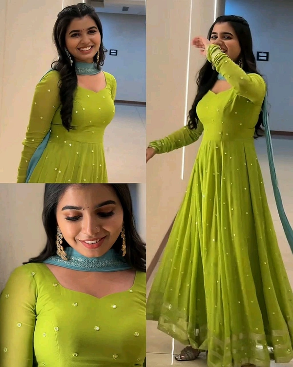 Trendy Unique Simple & Stylish Collection
- M