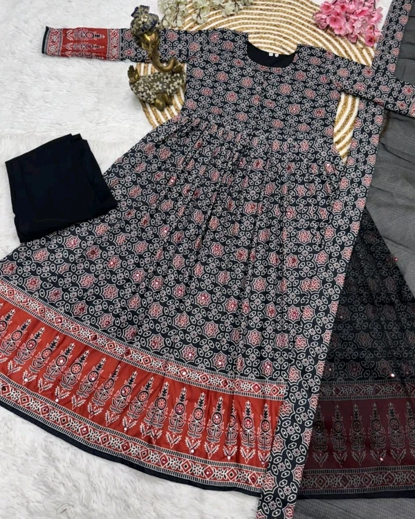 Introducing New Festival Spacial Kalamkari Gown with Full Set - Silver, M