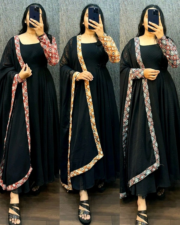 Trendy Black Beauty Kurti With Dupatta - S, 1st Maroon