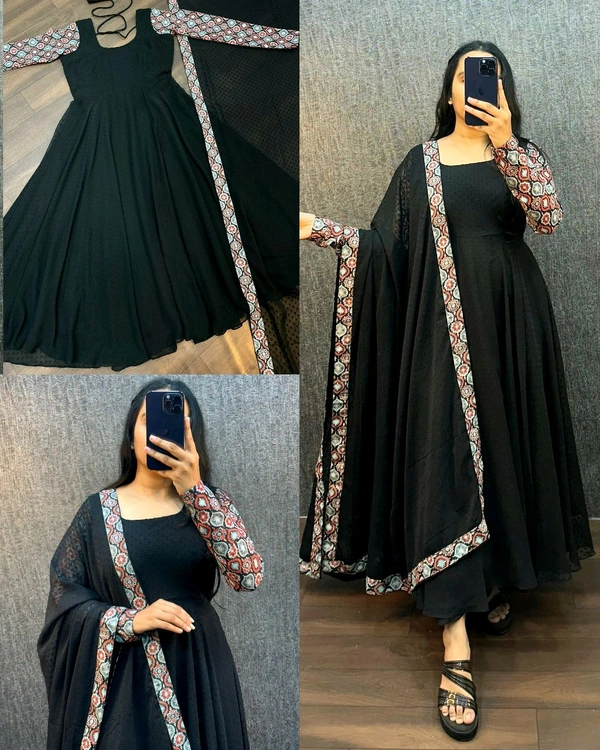 Trendy Black Beauty Kurti With Dupatta - XL, 3rd Gray