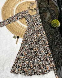 Traditional Kalamkari Graceful Anarkali crafted with modern elegance
- Black, L