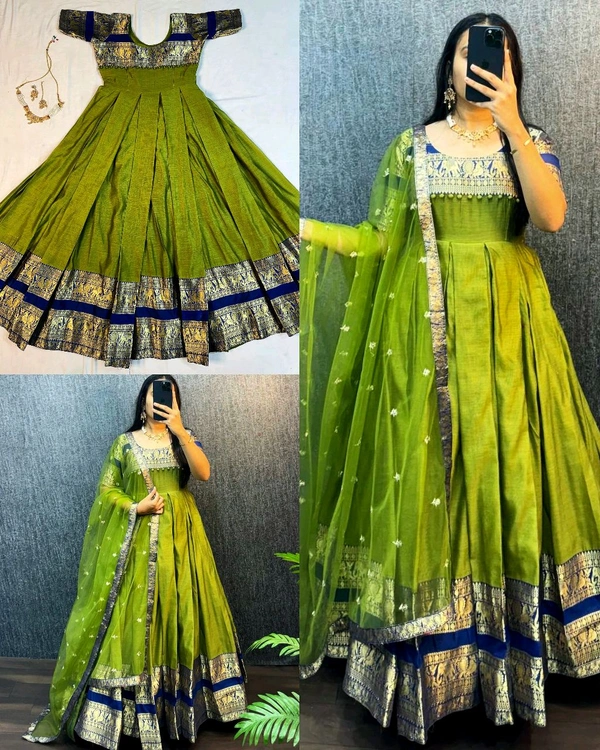 Upcoimng New Tradational Festivel Launch Gown With Dupatta
- XL, Green