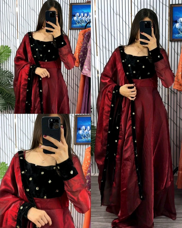 Super Trendy Beautiful GOWN+ DUPTTA😍 - M, Bordeaux