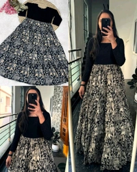 Introducing Traditional Wear Anarkali Kalamkari Print Gown
- XL, Black