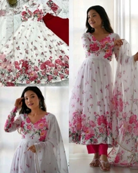 Beautiful look outfit is perfect for upcoming festivities and weddings - M, Purple