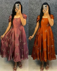 This outfit made Premium rangoli silk fabric with beautiful “sparrow” beads aari work all over the maxi gown
- M, Light Wisteria