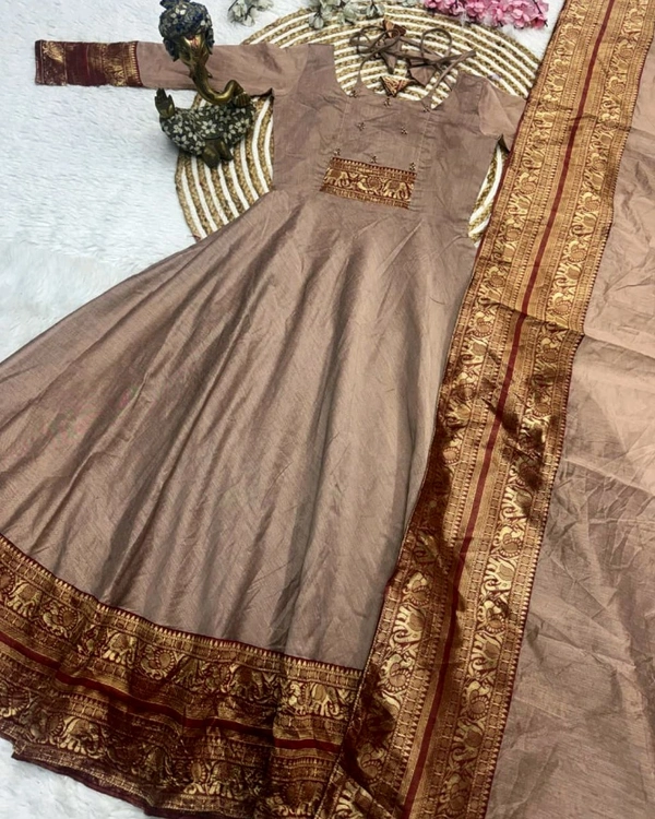 Introducing New Super Trendy Traditional Outfit - M, Bison Hide