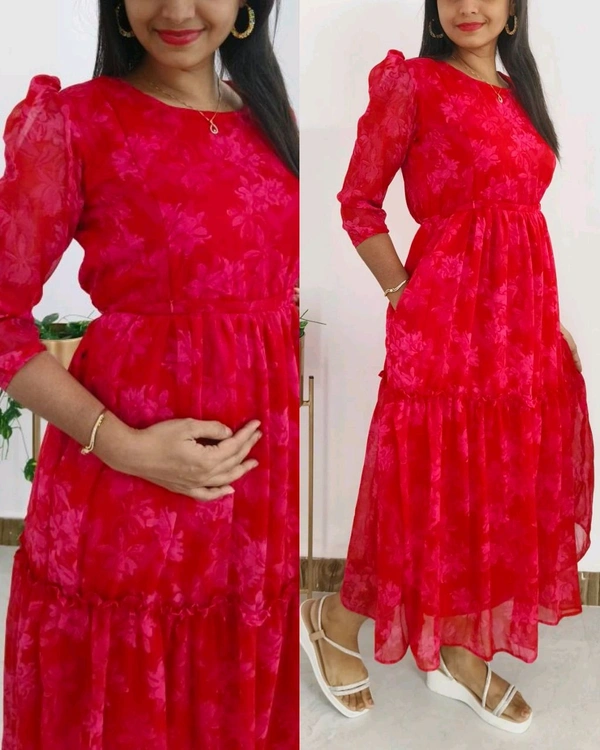 Super Stylish & Trendy Maternity, Feeding Gown - M