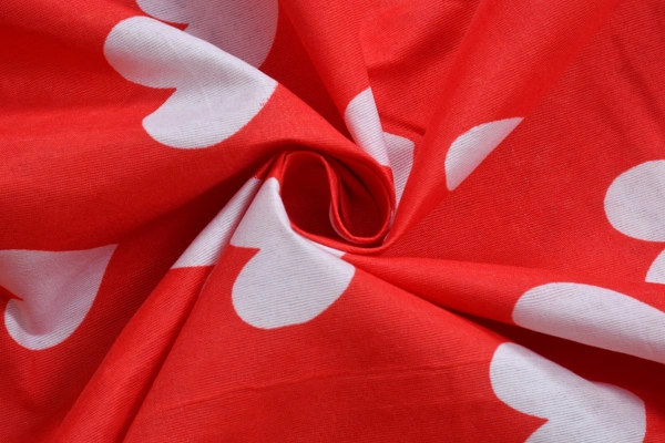 Painpat Textile Hub 140 TC Microfiber Heart Shape  Double  Flat Bedsheet  with 2 pillow cover - Double Bedsheet