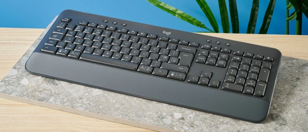Logitech Signature K650 Keyboard Wireless, Comfort & Long Battery