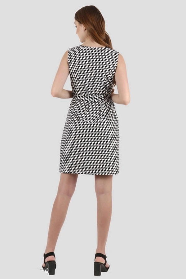 Trendy Printed Dress - L