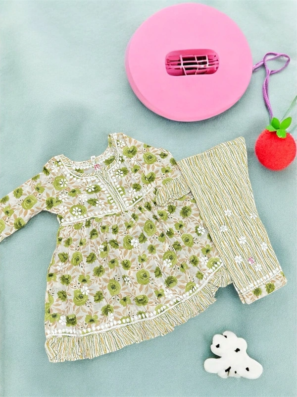 Kids Chikankari  Co-ord Sets In Mulmul Print(Mehndi Green)