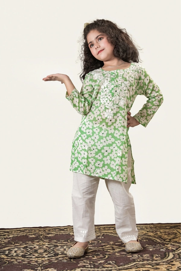 Little Noor – Green Mulmul Chikankari Kidswear Set - 18, Green