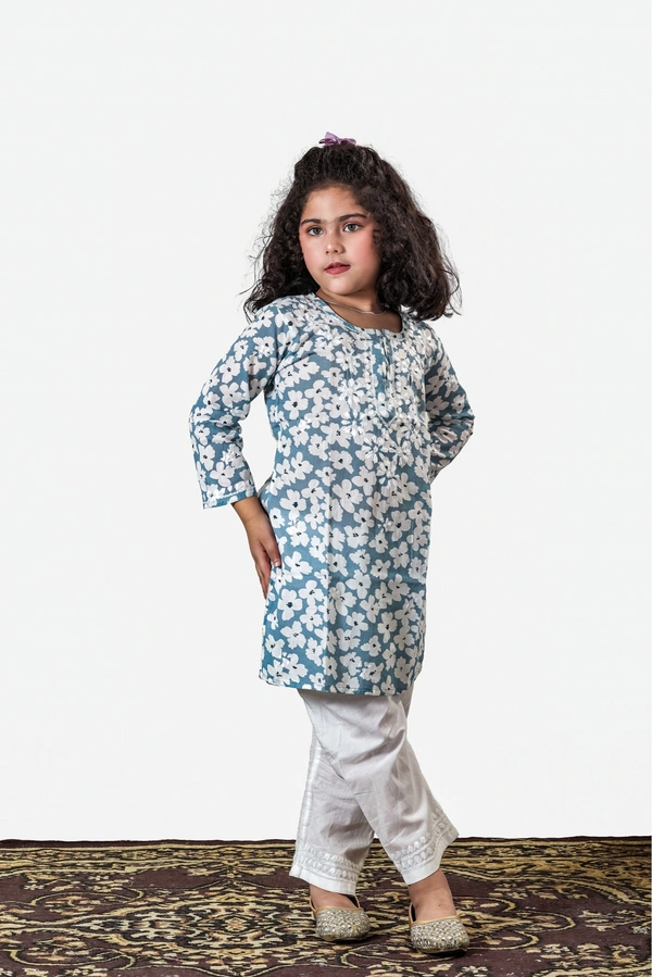 Little Noor – Grey Mulmul Chikankari Kidswear Set - 18, Grey