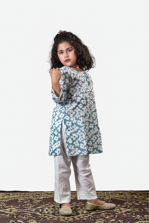 Little Noor – Grey Mulmul Chikankari Kidswear Set - 36, Grey