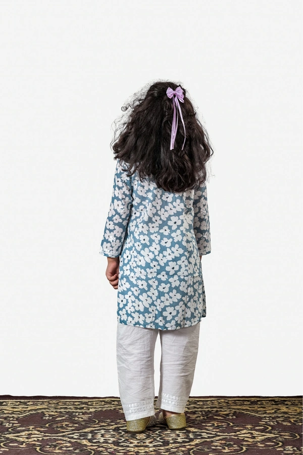 Little Noor – Grey Mulmul Chikankari Kidswear Set - 36, Grey