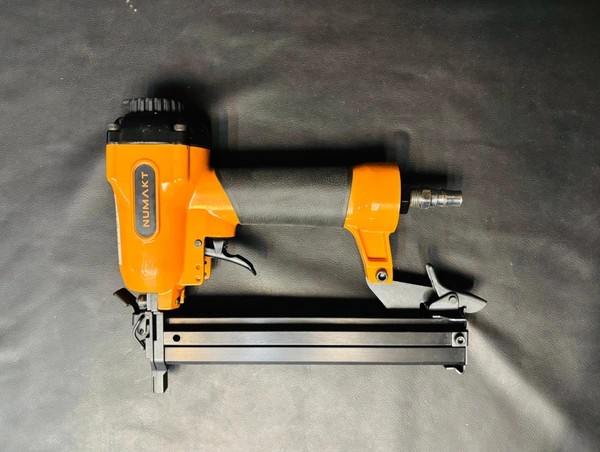 NUMAKT 9025 Stapler