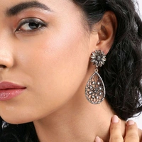 Glevcare Womens Intricate Daisy Teardrop Drop Earrings - Gold - Bourbon