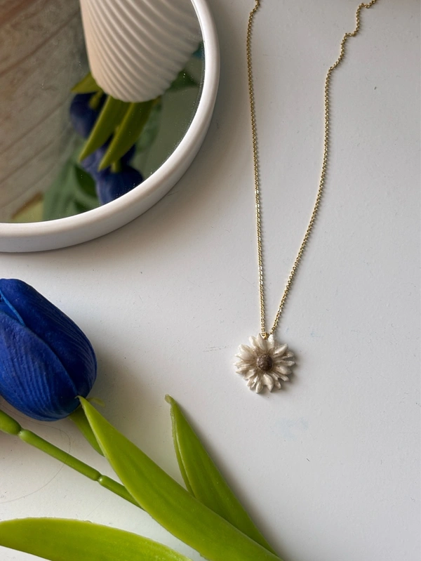 Daisy Floral Necklace