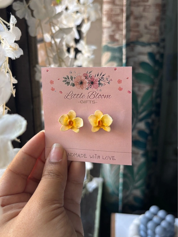 Aqua Orchid Studs🦋✨ - yellow