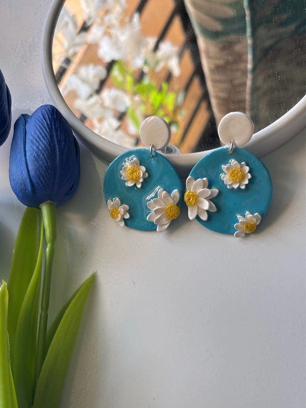 Sky Daisy Statement Drops🌼