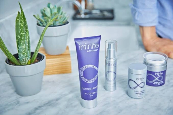 Infinite By Forever Hydrating Cleanser