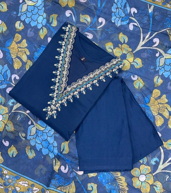 DESIHOOR Kurti Set with Dupatta in Viscose Chanderi Fabric with Embroidery. - Minsk, XL