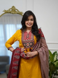 DESI HOOR Yellow Ethnic Printed Kurta Pant Dupatta Set for Women - Barberry, S