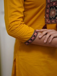 DESI HOOR Yellow Ethnic Printed Kurta Pant Dupatta Set for Women - Barberry, S