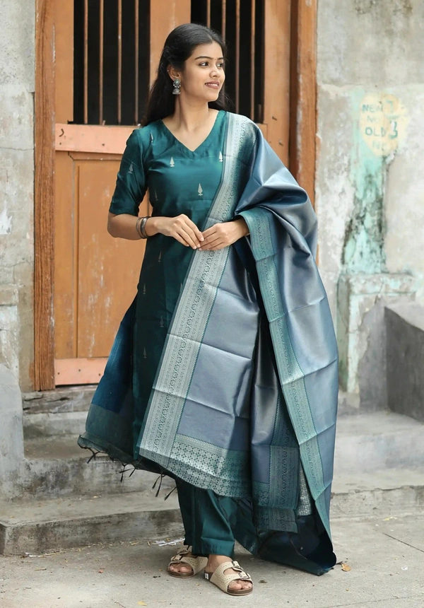 DESI HOOR Women’s Blue Woven Kurta with Dupatta Set - Blue Stone, S