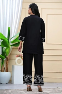 DESI HOOR CO-Oder Set Embroidered Heavy Rayon Fabric - Black, XL