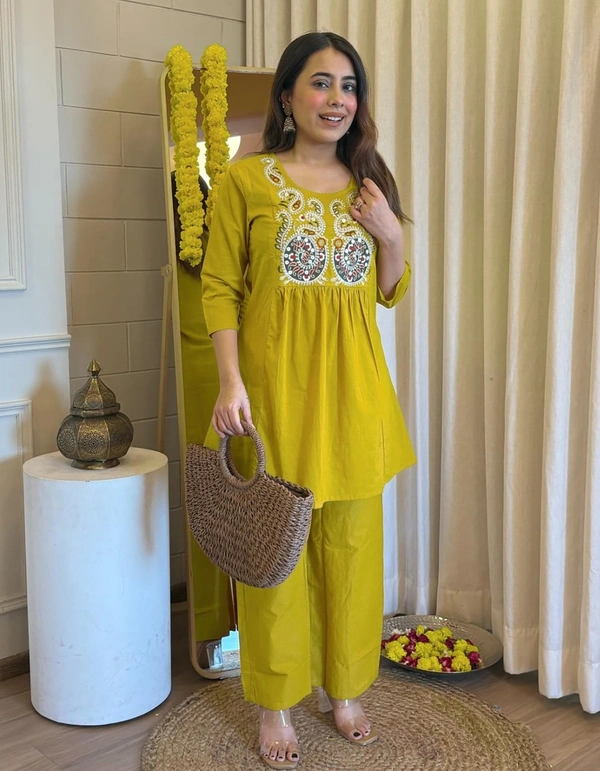 DESI HOOR Women’s Orange Embroidered Co-Oder Set - Corn, XL