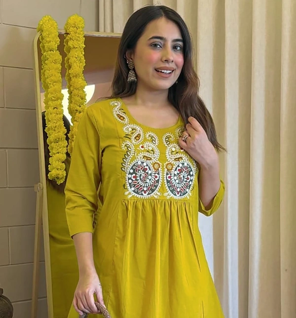 DESI HOOR Women’s Orange Embroidered Co-Oder Set - Corn, M