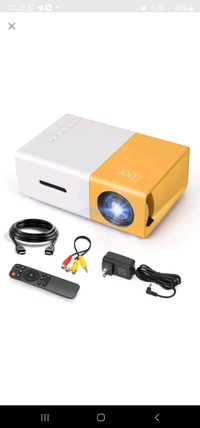 3D Mini Full HD Film Projector For Home Theatres (600 lm / Remote Controller) Portable Projector (Yellow)
