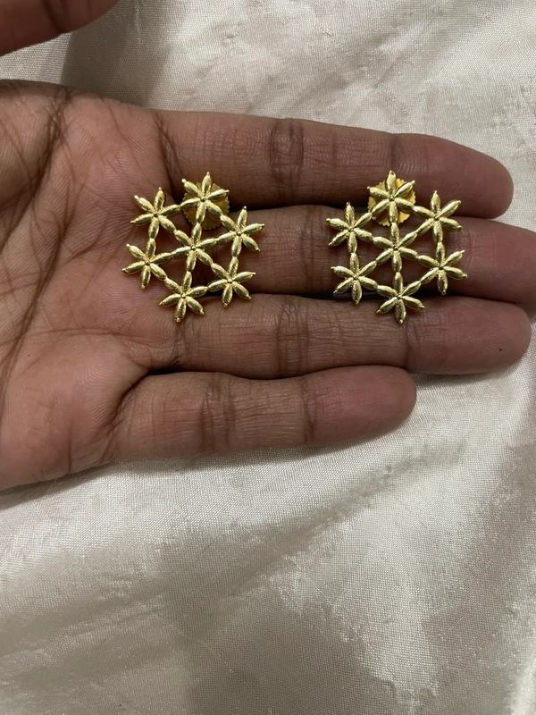 Pallavi Kolam Studs