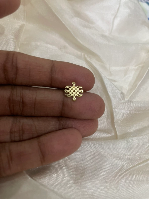 Usha Screw Pierced Nose pin