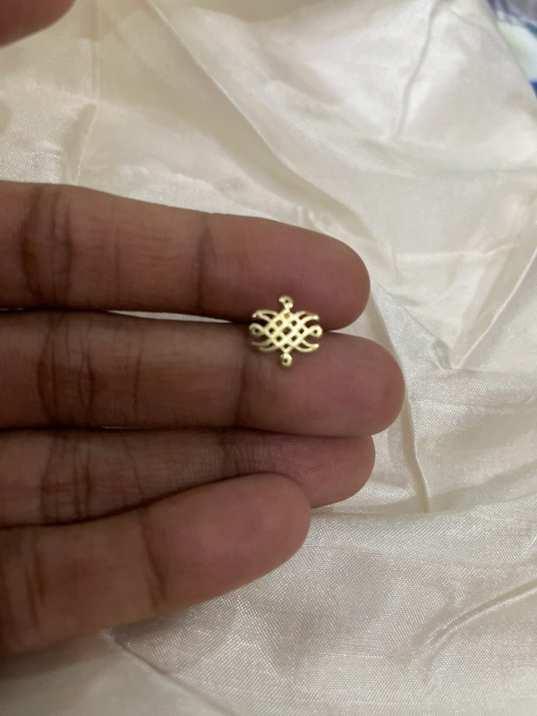 Usha Screw Pierced Nose pin