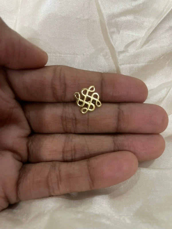 Lakshmi Screw pierced  nose Pin 