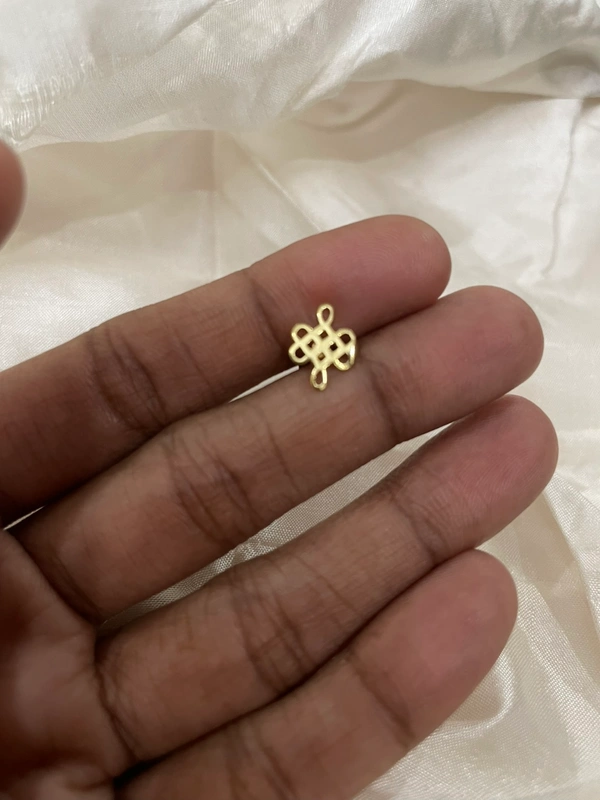 Aishwarya Screw Pierced Nose pin 