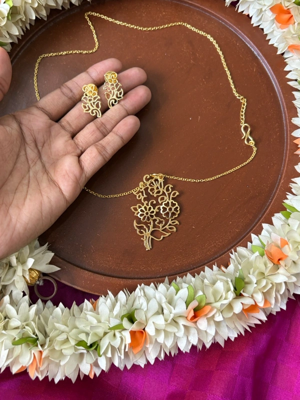 Hibiscus And orchid Necklace Set 