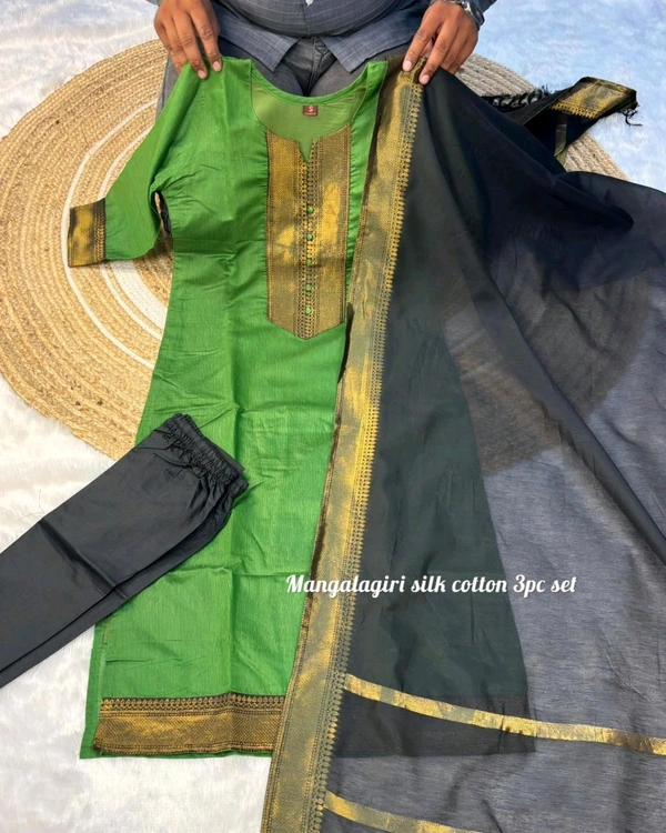 W98051 Mangalagiri silk cotton 3 piece sets with stunning Nizam border - XXL - 42, Emerald & Black
