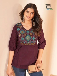 Short Tops in Heavy Embroidery 4 Color, Set of 4