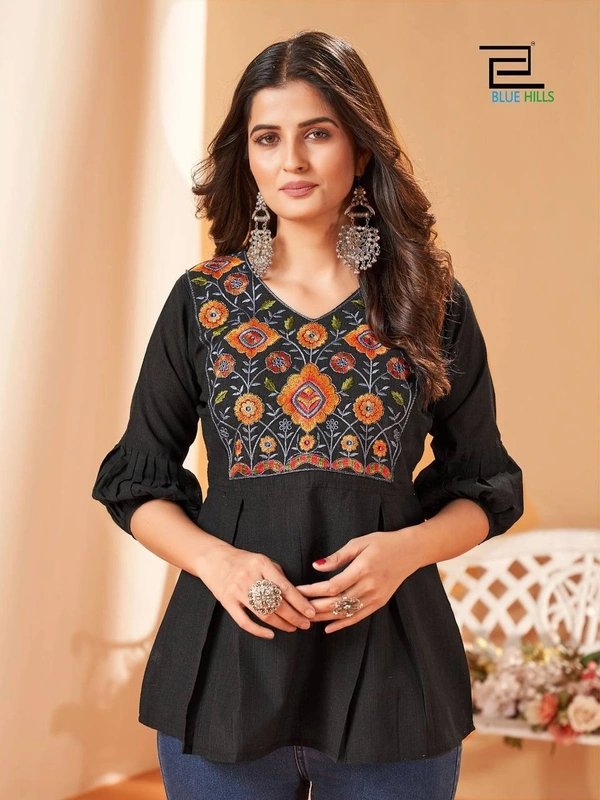 Short Tops in Heavy Embroidery 4 Color, Set of 4