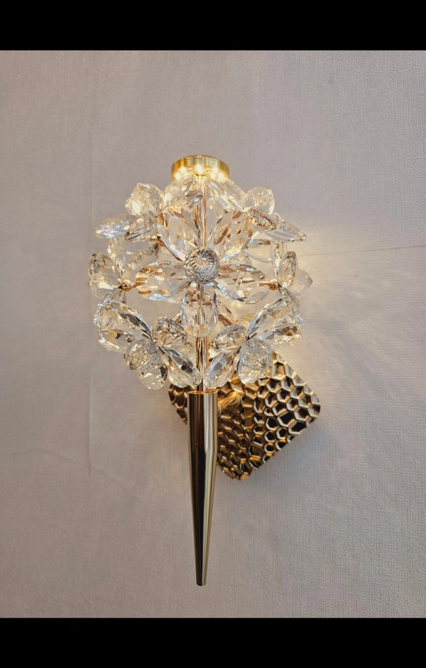 Modern crystel wall light by delamps