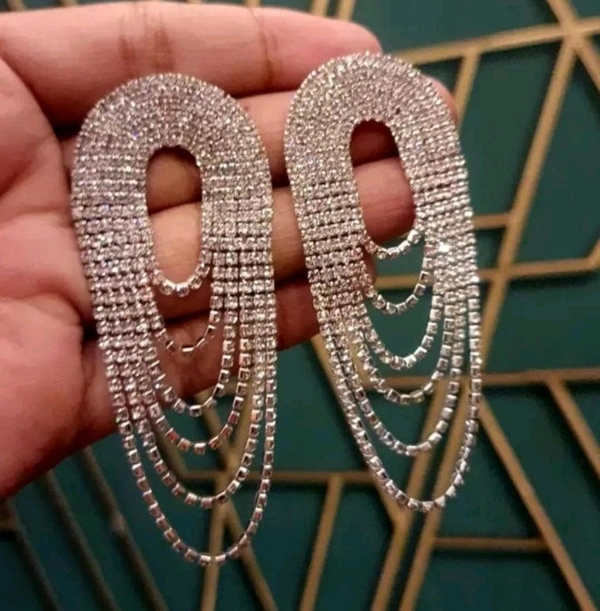 Elegant Stone, Crystal, and Alloy Silver White Jewellery Set (Pack Of 1) - Alto, Free Size