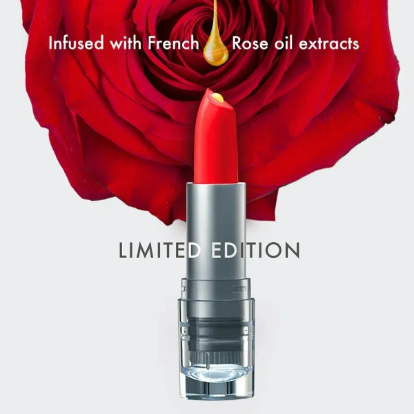 Lakmē Cushion Matte Color: Red Bombshell
