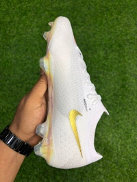 Vapor 17 Elite White Colour Low-top FG With Lace - 5.5